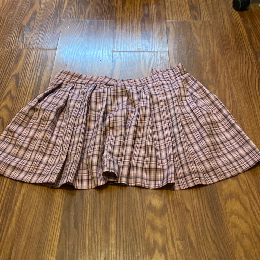 pink plad skirt